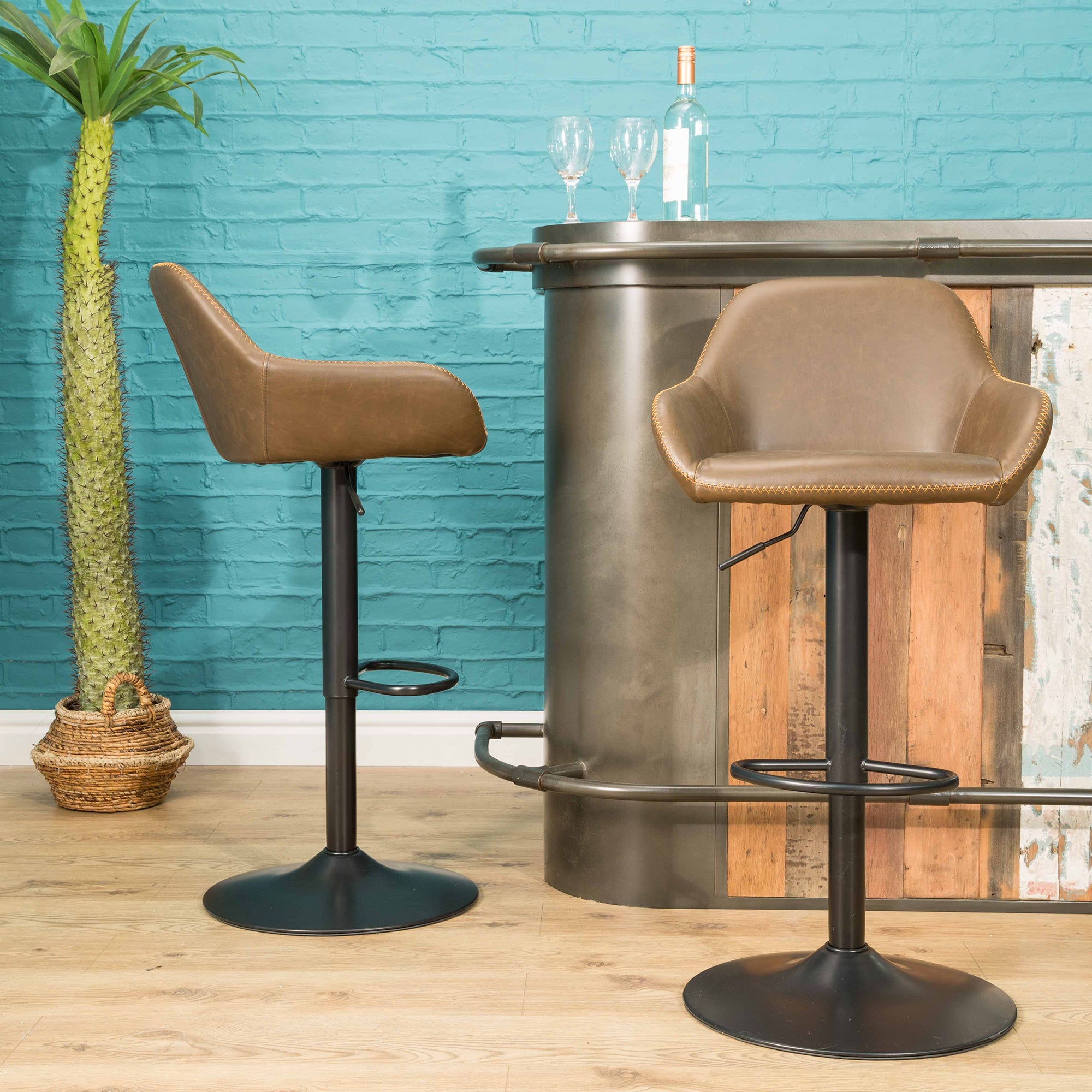 Bar Stools with Gas Lift for Stylish Versatility The Happy Den